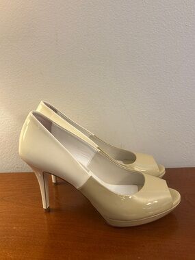 Loriblu Italy Patent Leather Peep Toe Platform Heels Size 38.5 Cream White